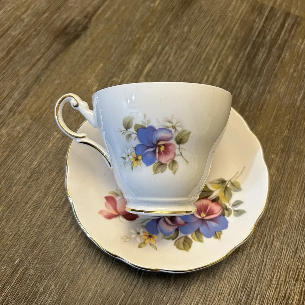 Regency English Bone China Teacup & Saucer Pansy Floral Gold Trim England VTG